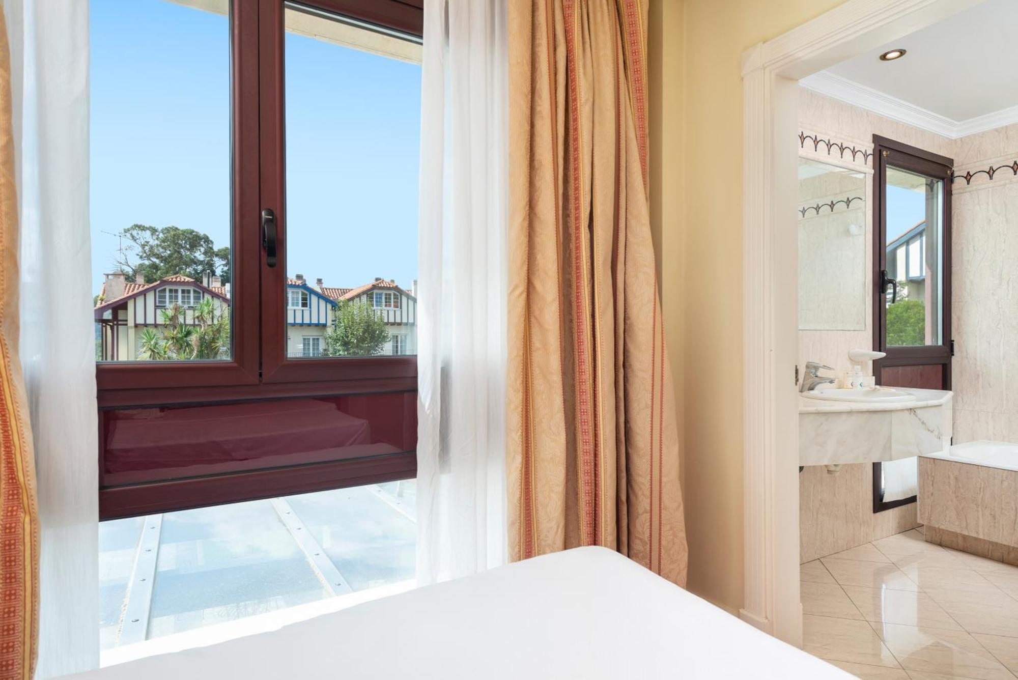 Hospedium Hotel Blu ロイウ エクステリア 写真